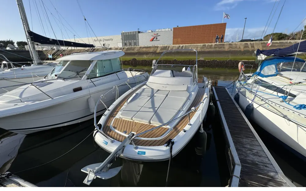 slider 1 Beneteau Flyer 8 SUNdeck