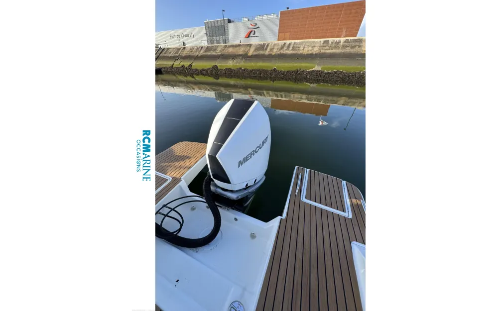 slider 3 Beneteau Flyer 8 SUNdeck