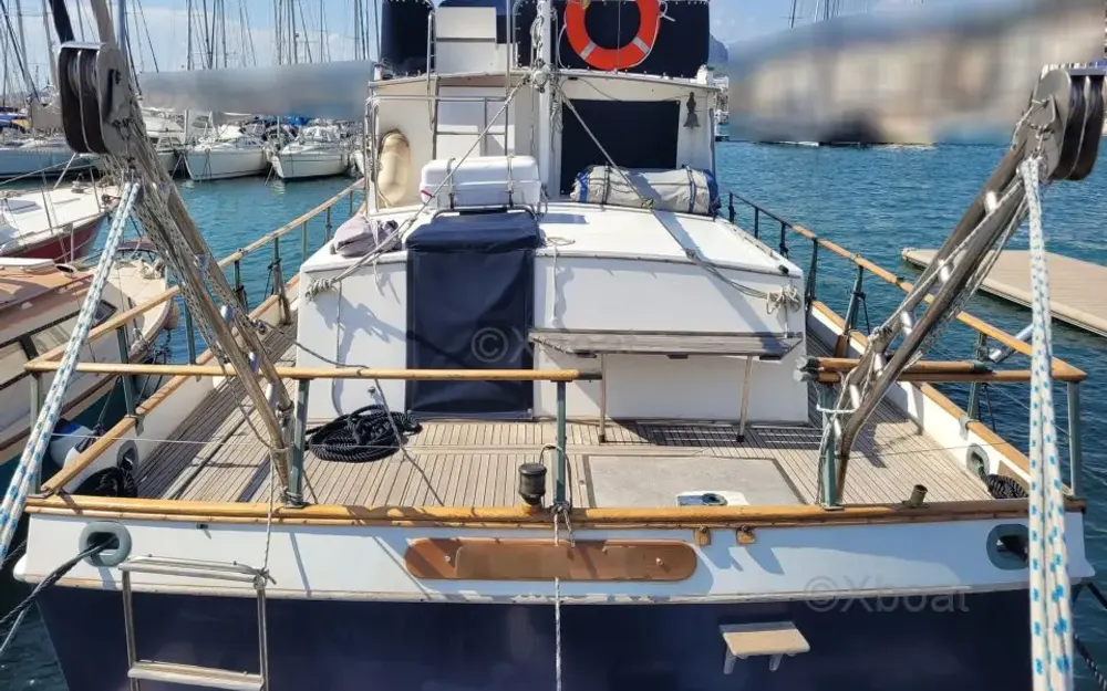 slider 2 American Marine Grand Banks 42 Classic