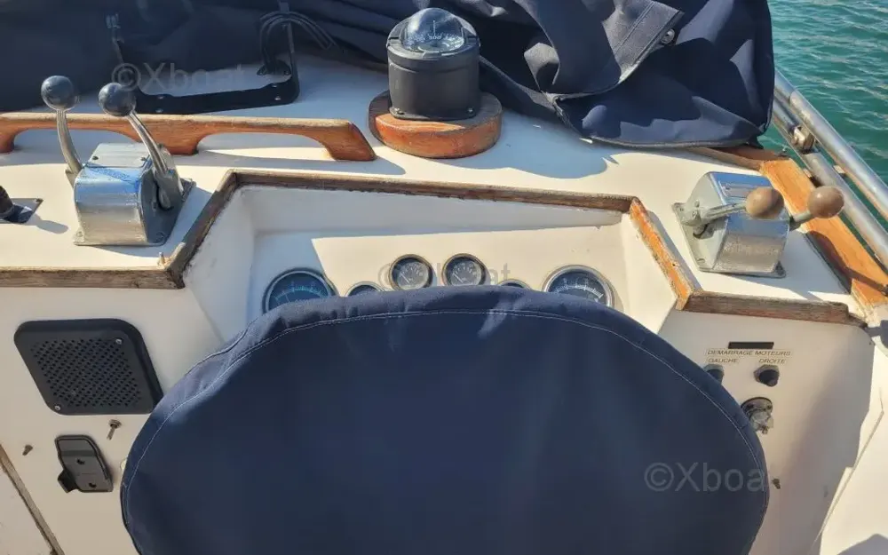slider 5 American Marine Grand Banks 42 Classic