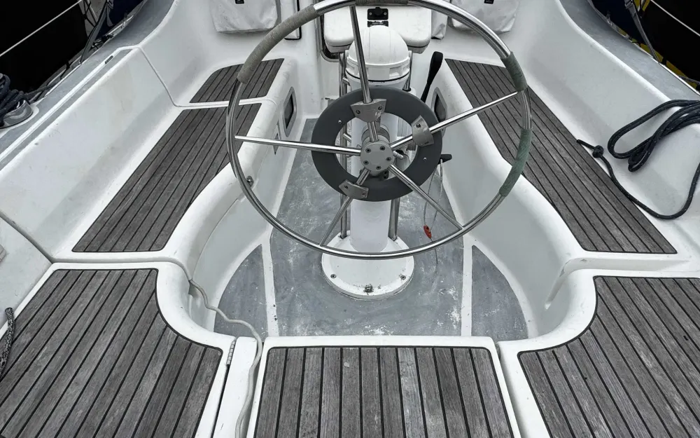 slider 8 Beneteau Oceanis 331