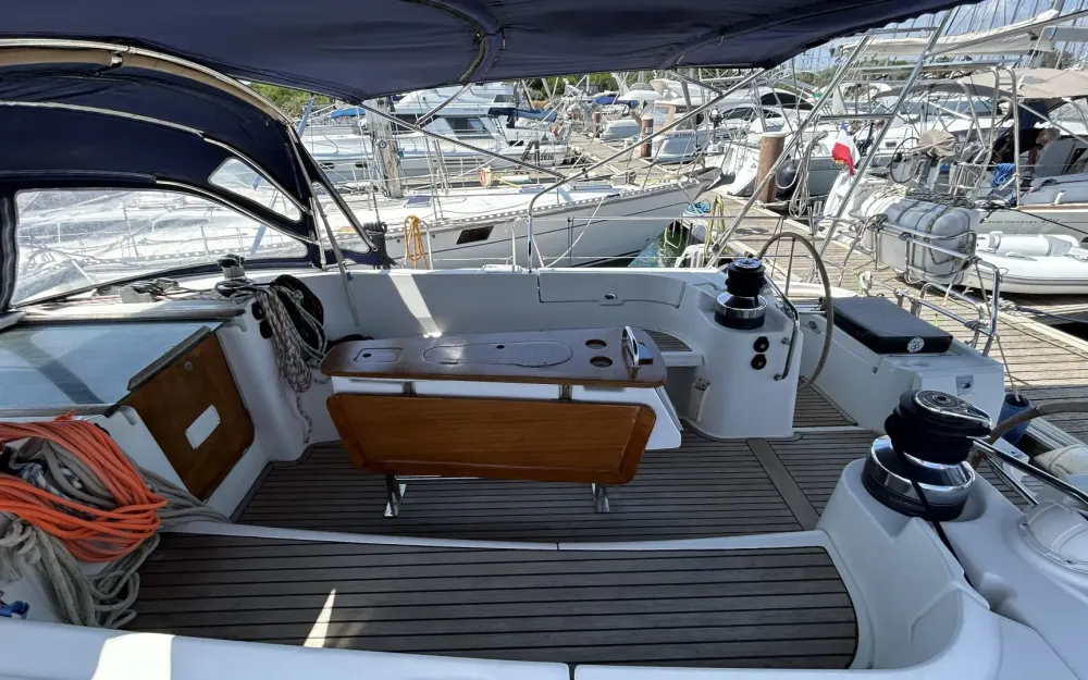 slider 18 Beneteau Oceanis 523