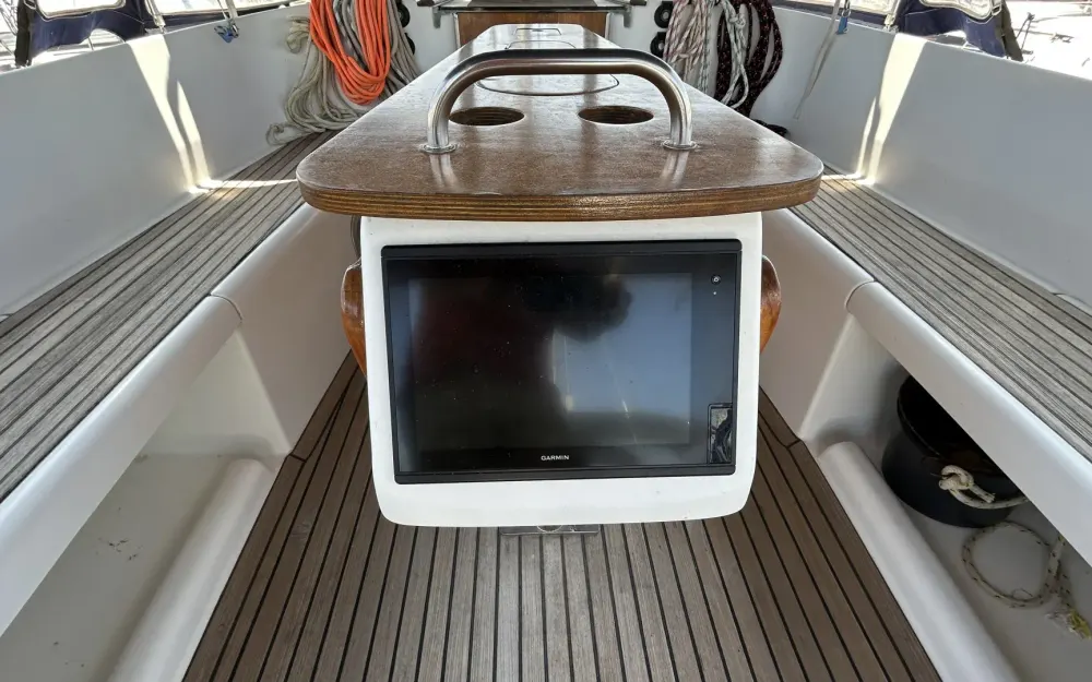 slider 19 Beneteau Oceanis 523