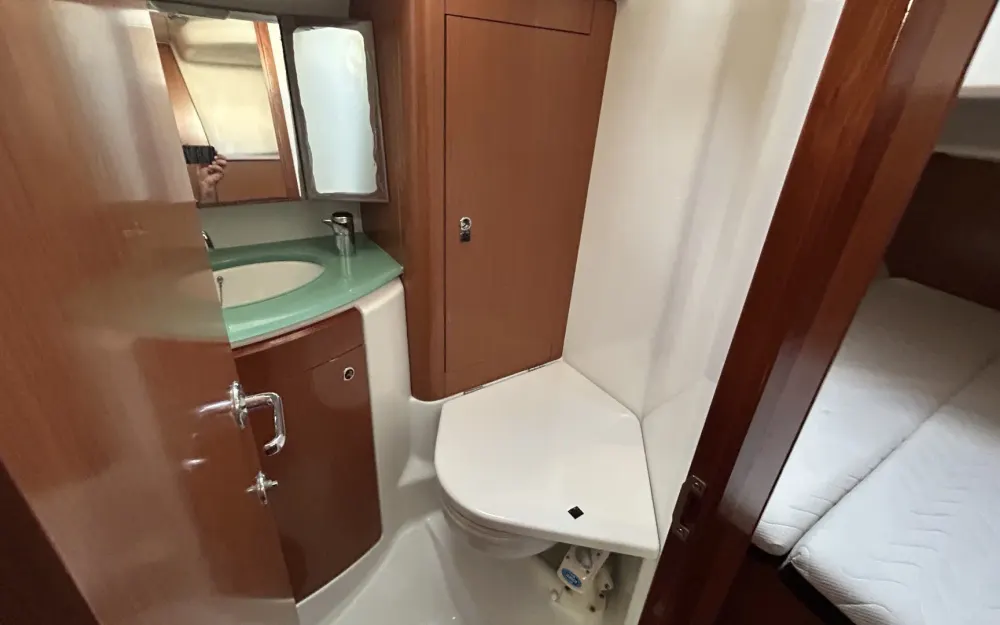 slider 8 Beneteau Oceanis 523