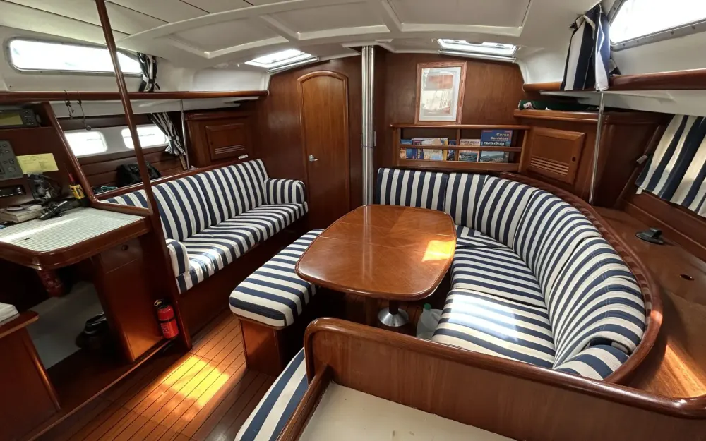 slider 1 Beneteau Oceanis 423Clipper