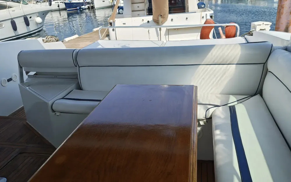 slider 4 Ferretti Altura 47