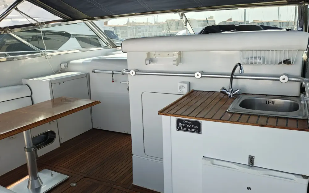 slider 6 Ferretti Altura 47