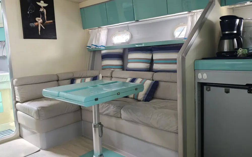 slider 7 Ferretti Altura 47