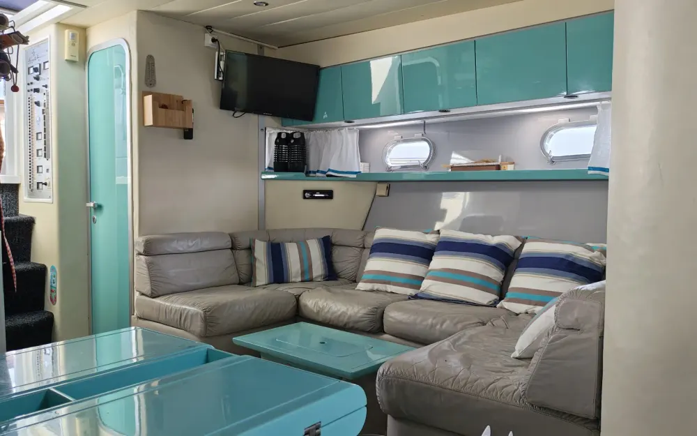 slider 8 Ferretti Altura 47