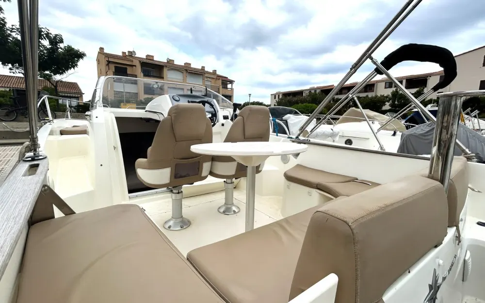 slider 7 Jeanneau Cap Camarat 755 WA