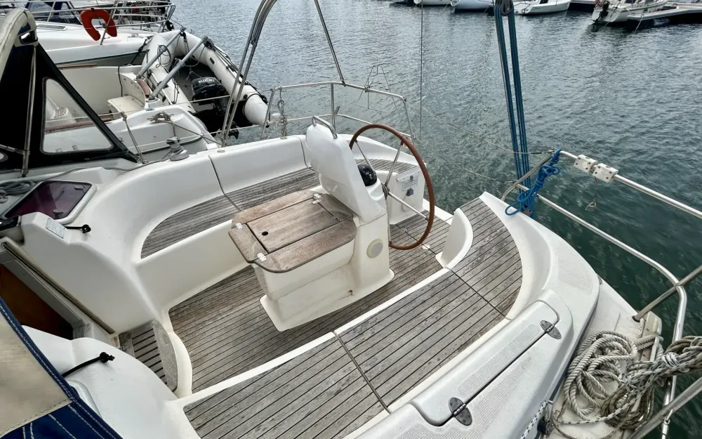slider 2 Bavaria  37 Cruiser