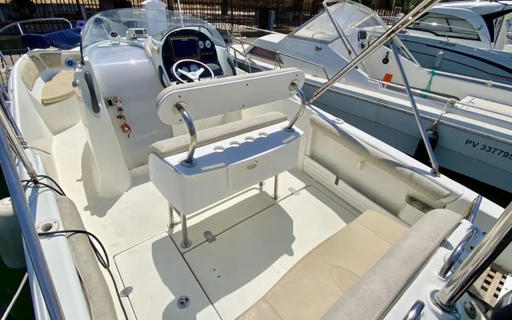 slider 2 Beneteau Flyer 750 Open