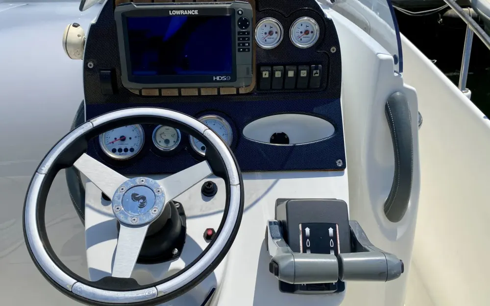 slider 6 Beneteau Flyer 750 Open