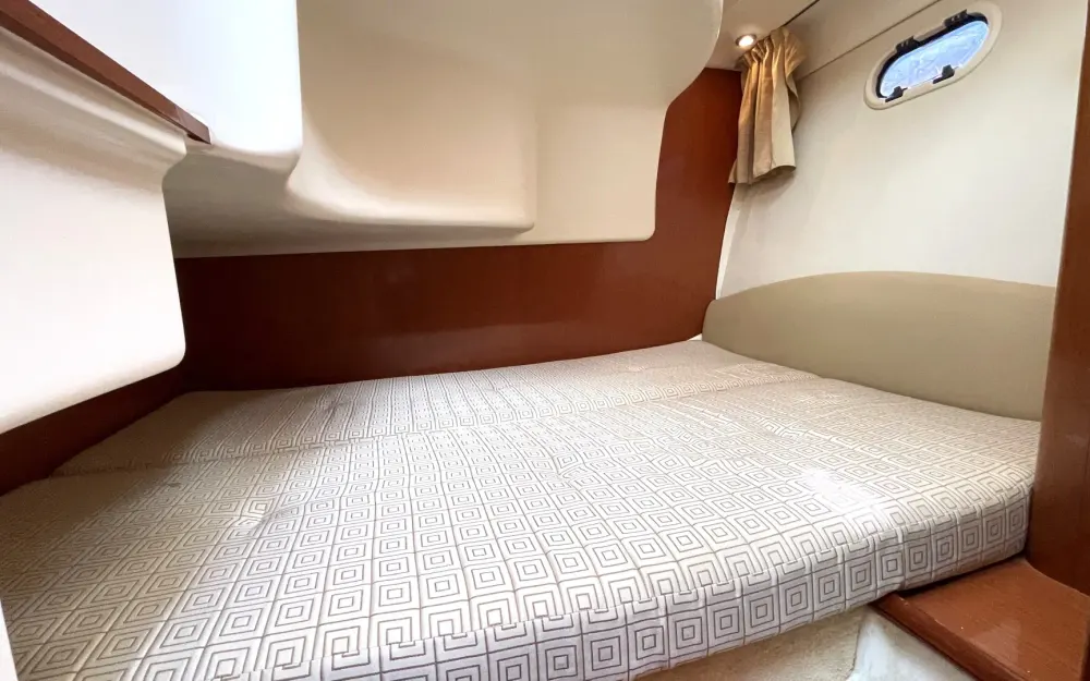 slider 9 Jeanneau Prestige 32