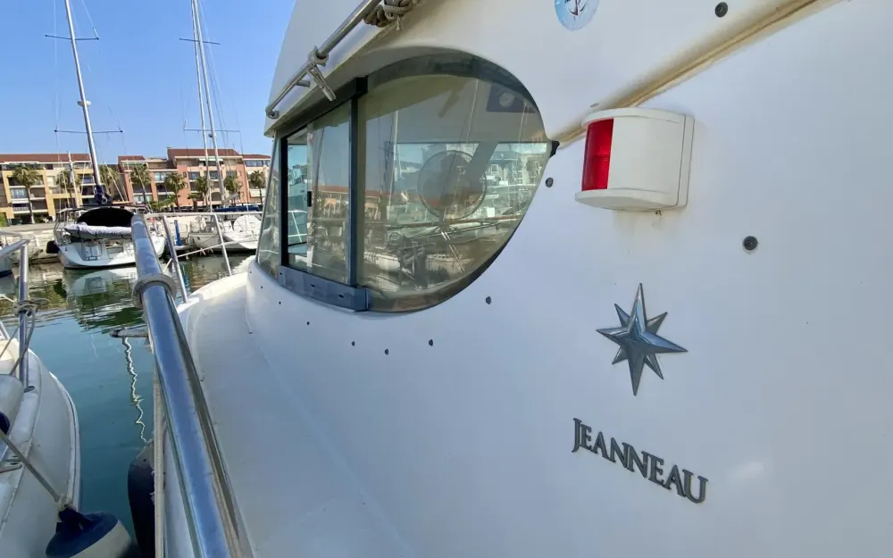 slider 16 Jeanneau Prestige 32