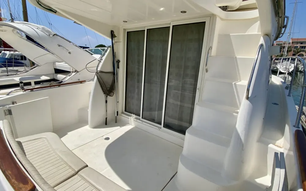 slider 2 Jeanneau Prestige 32
