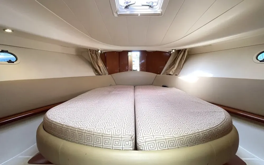 slider 6 Jeanneau Prestige 32