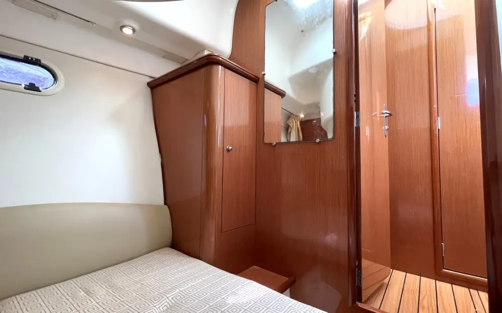 slider 7 Jeanneau Prestige 32