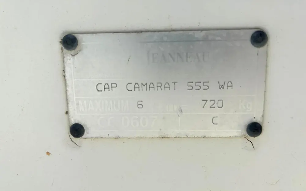 slider 12 Jeanneau Cap Camarat 555 WA