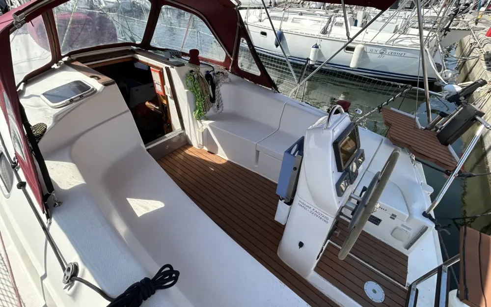 slider 2 Dufour Gib Sea 33