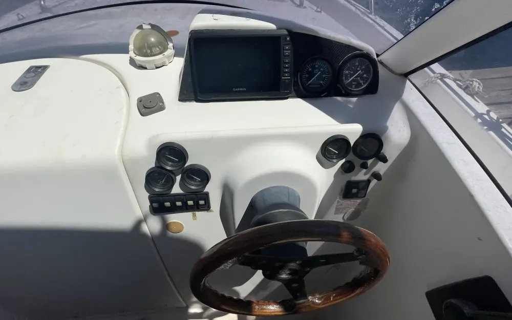 slider 2 Beneteau Ombrine 700