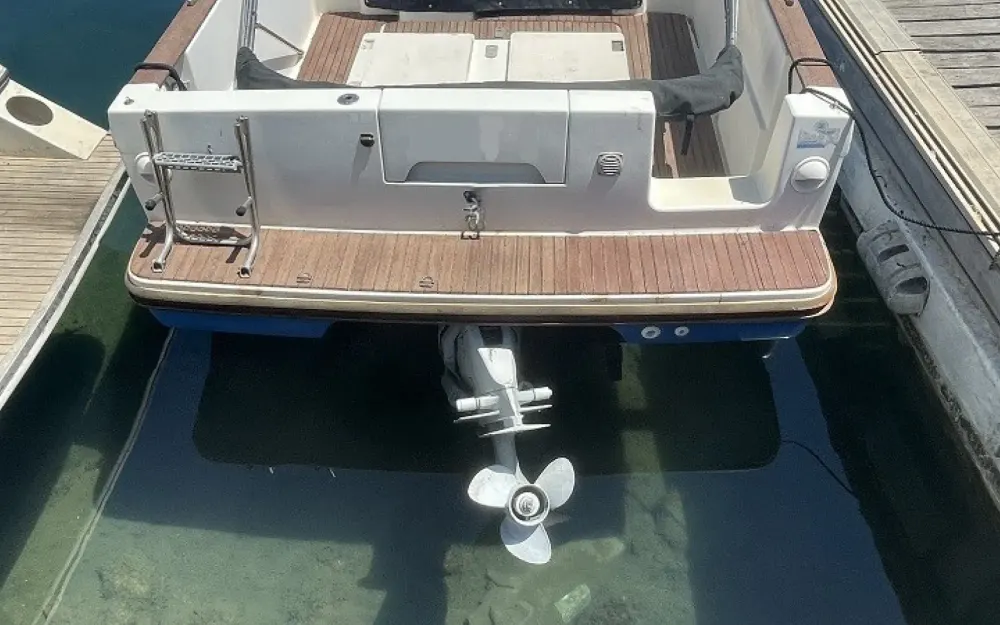 slider 3 Beneteau Ombrine 700
