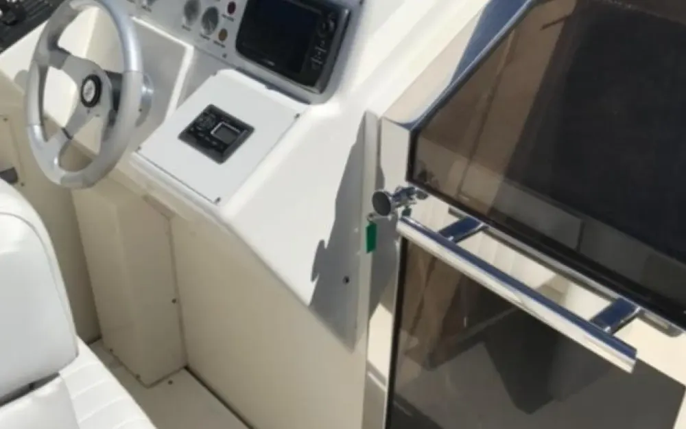 slider 4 Benetti Cougar 37 Offshore