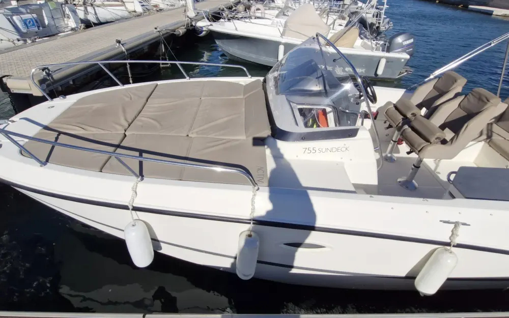 slider 17 Quicksilver Activ 755 Sundeck