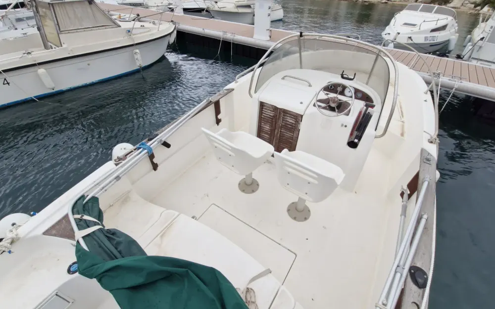 slider 1 Jeanneau Cap Camarat 625