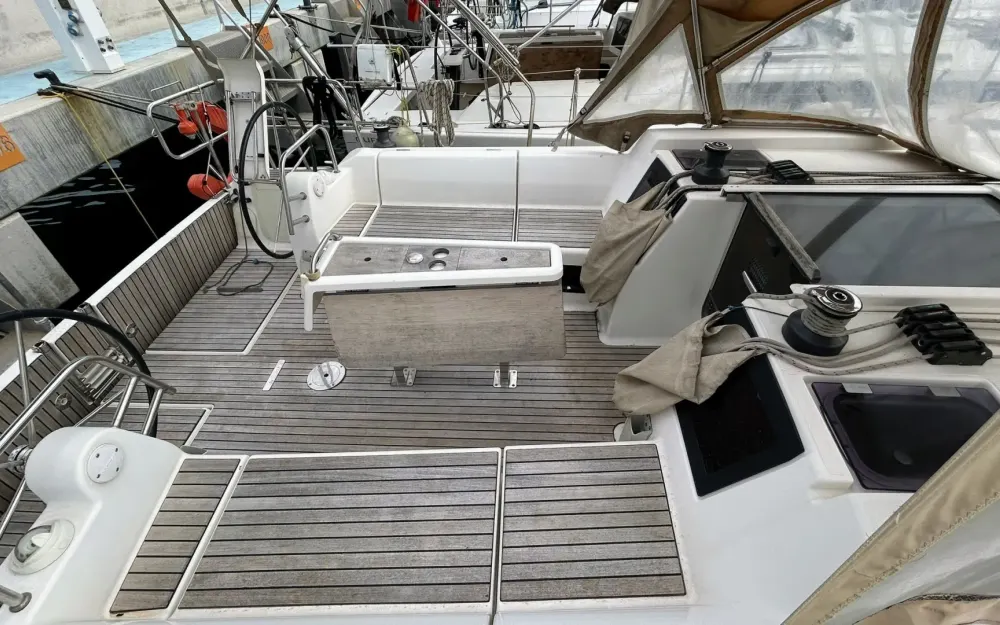 slider 14 Dufour  382 Grand Large