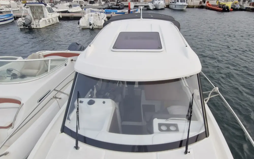 slider 9 Beneteau Antares 7 OB