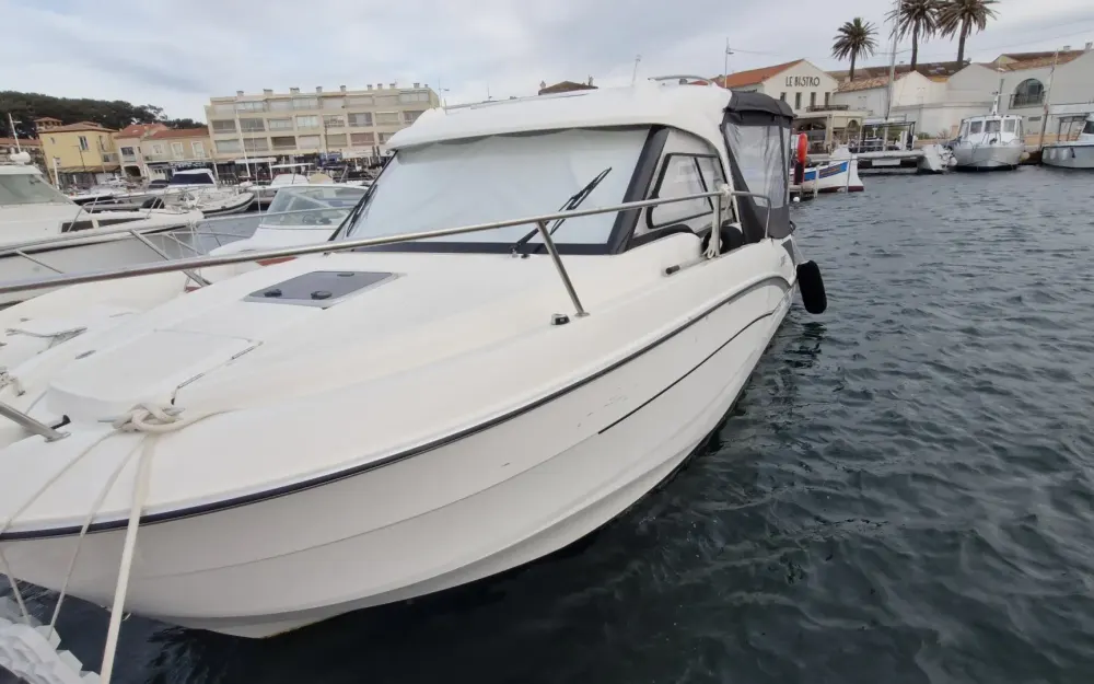 slider 2 Beneteau Antares 7 OB