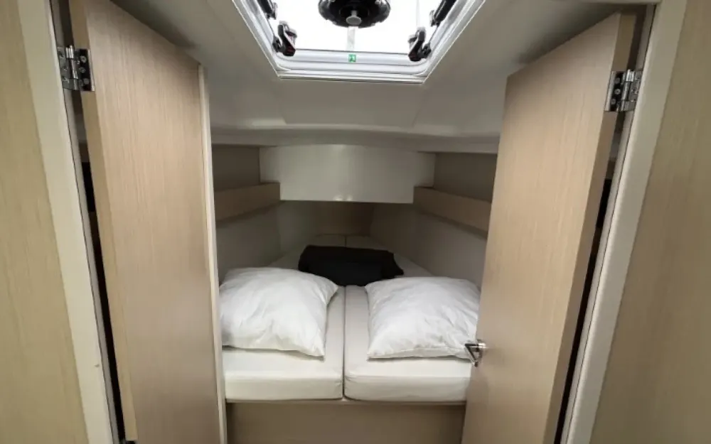 slider 3 Beneteau Oceanis 30.1