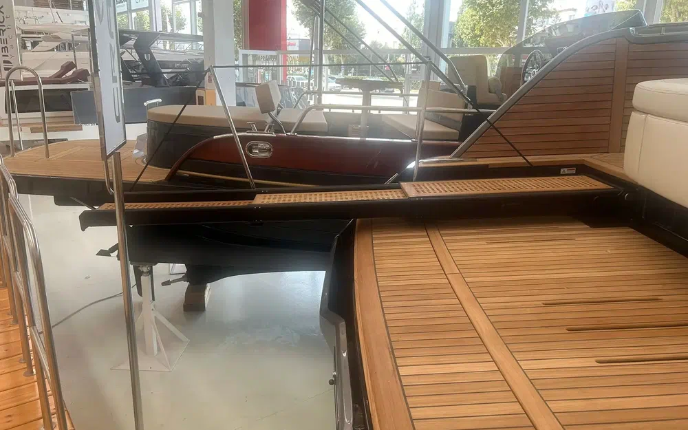 slider 9 Cranchi A46 Luxury Tender