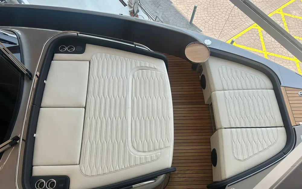 slider 13 Cranchi A46 Luxury Tender