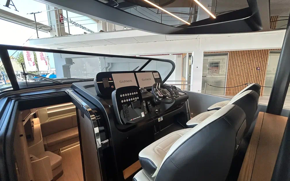 slider 15 Cranchi A46 Luxury Tender