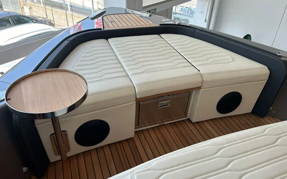 slider 17 Cranchi A46 Luxury Tender