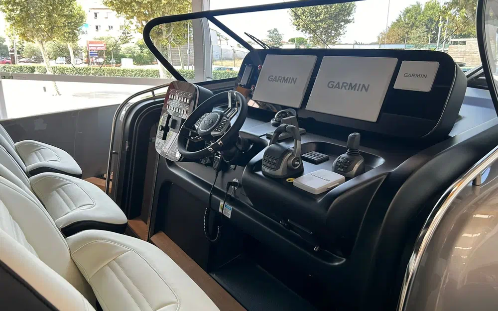 slider 20 Cranchi A46 Luxury Tender