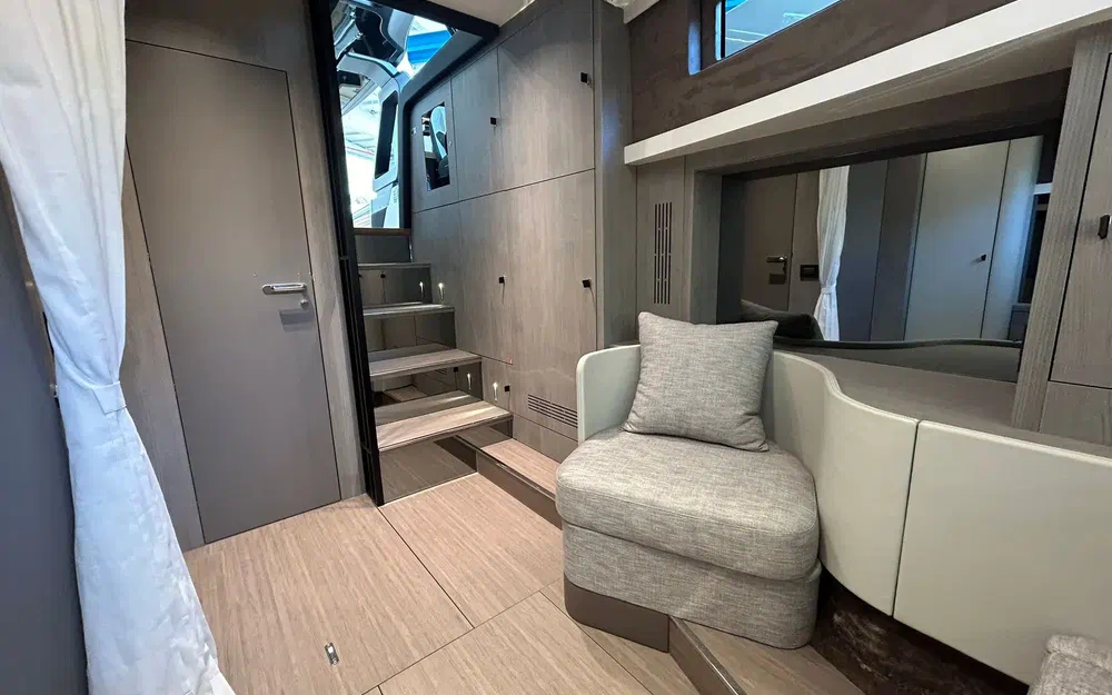 slider 53 Cranchi A46 Luxury Tender