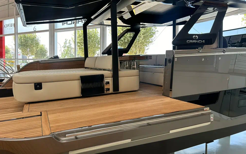 slider 7 Cranchi A46 Luxury Tender