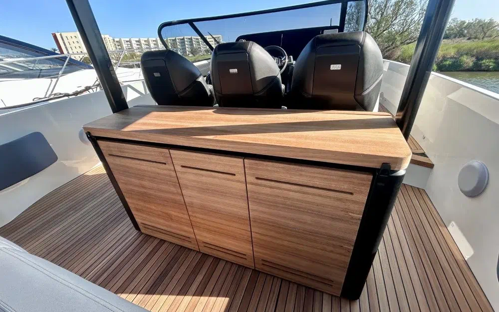 slider 9 Cranchi A46 Luxury Tender