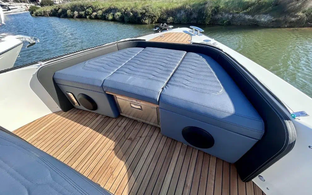 slider 17 Cranchi A46 Luxury Tender
