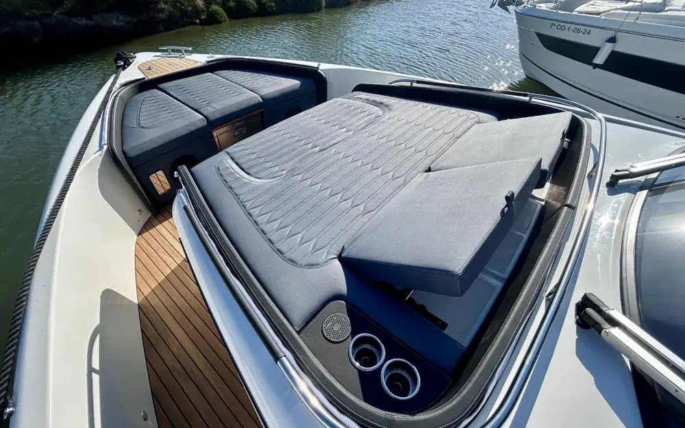 slider 20 Cranchi A46 Luxury Tender