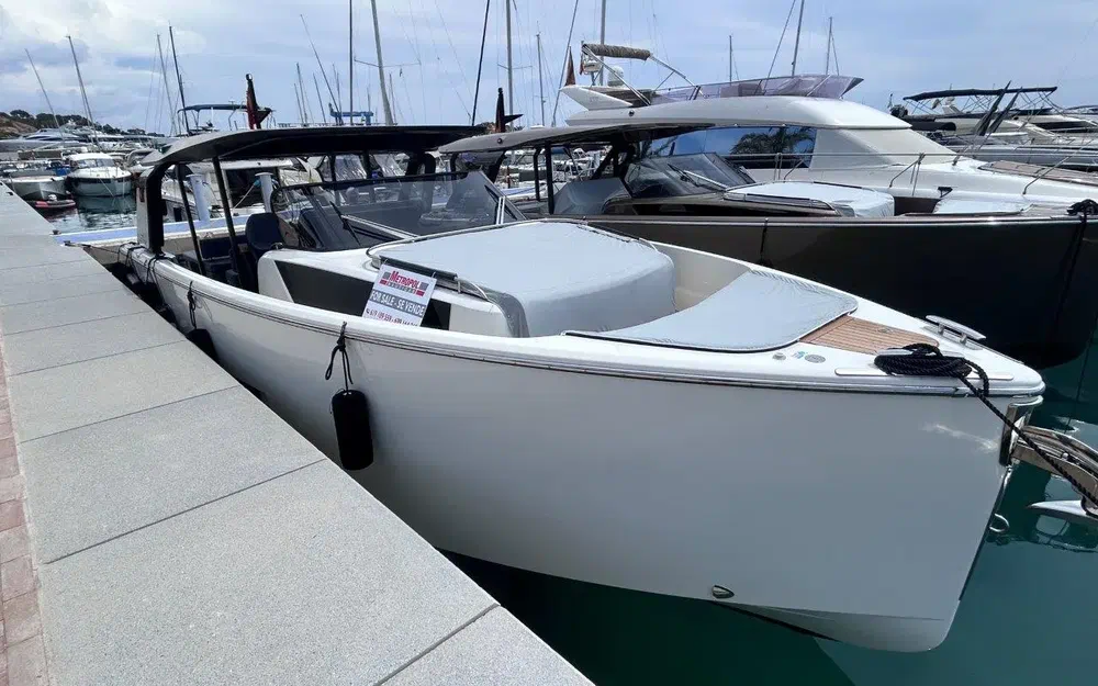slider 23 Cranchi A46 Luxury Tender