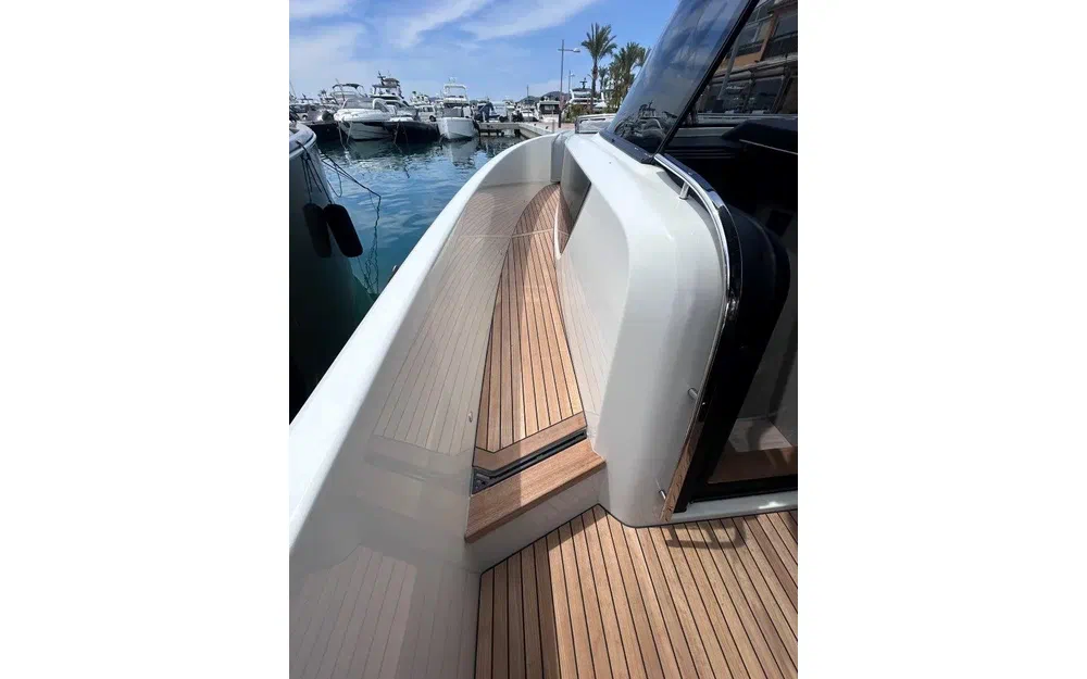 slider 27 Cranchi A46 Luxury Tender