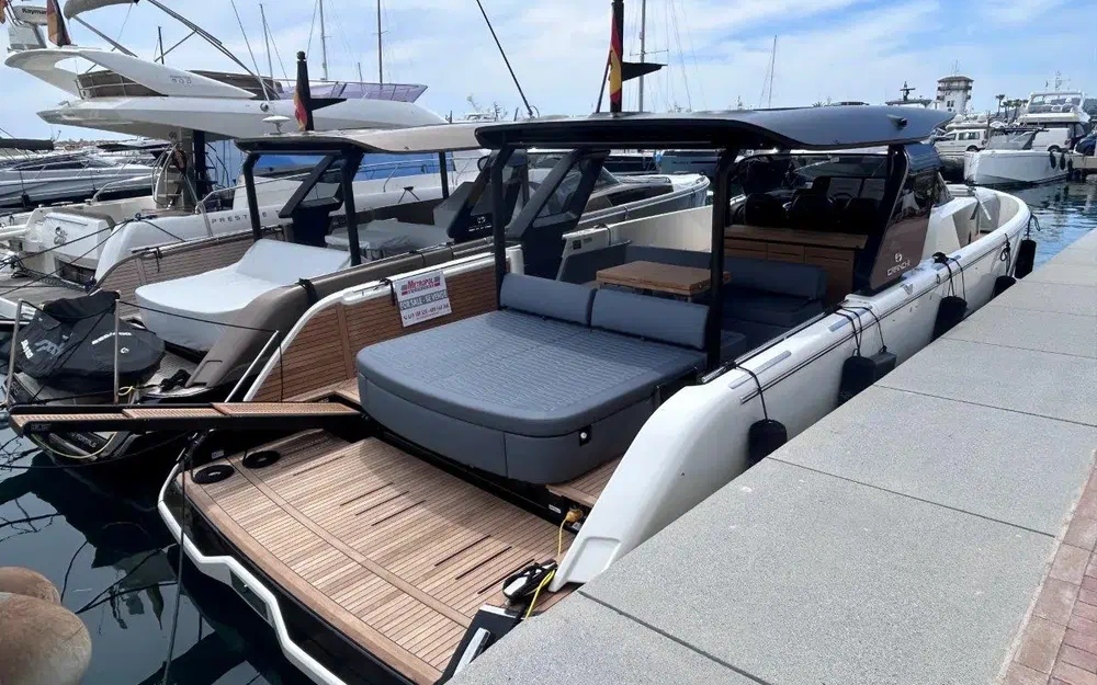 slider 2 Cranchi A46 Luxury Tender