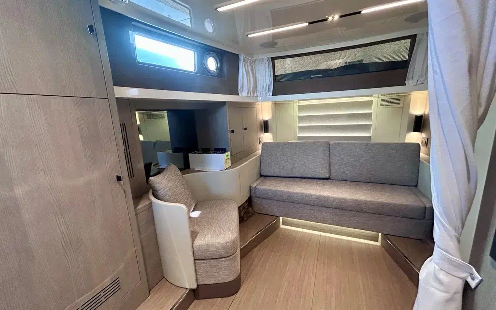 slider 32 Cranchi A46 Luxury Tender
