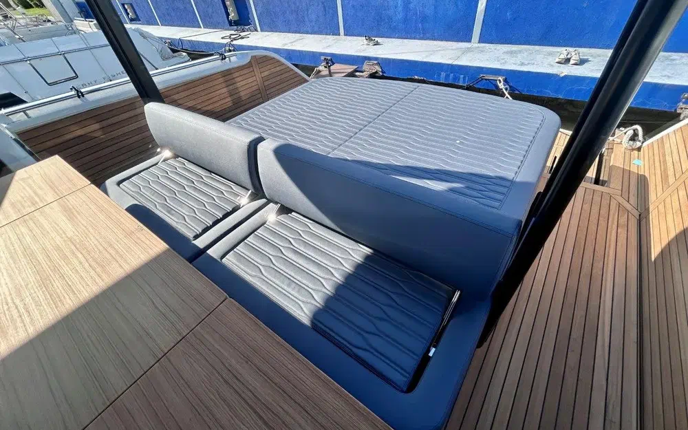 slider 7 Cranchi A46 Luxury Tender