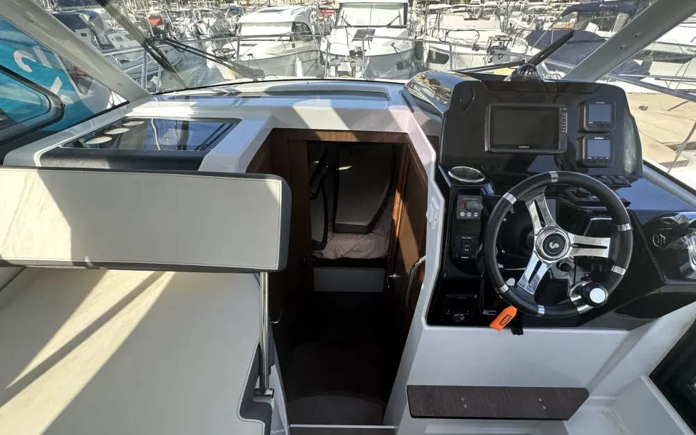 slider 9 Beneteau Antares 9 OB