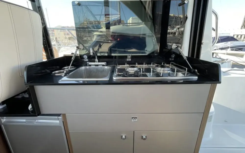 slider 12 Beneteau Antares 9 OB